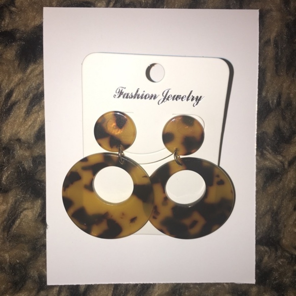 ✨HP✨”Julia” Acrylic Earrings-Tortoise Shell - Picture 7 of 7
